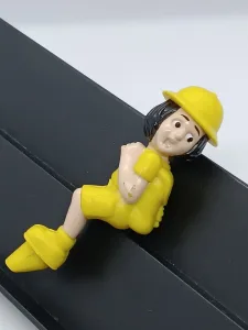 Article Alpiniste figurine femme - jaune - GAROBOUC
