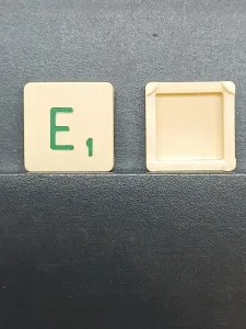 Article E - vert - version voyage - SCRABBLE DE VOYAGE