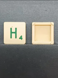 Article H - vert - version voyage - SCRABBLE DE VOYAGE