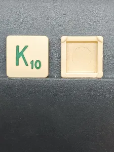 Article K - vert - version voyage - SCRABBLE DE VOYAGE