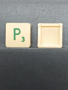 Article P - vert - version voyage - SCRABBLE DE VOYAGE