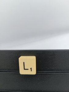 Article L - typo 1 - SCRABBLE