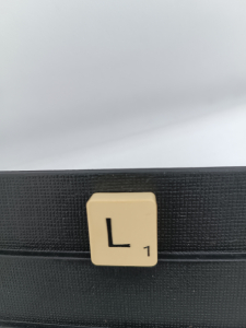 Article L - typo 2 - SCRABBLE CLASSIQUE