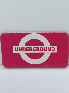 Article Underground - METRO - SCOTLAND YARD