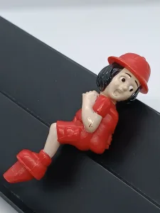 Article Alpiniste figurine femme - rouge - GAROBOUC